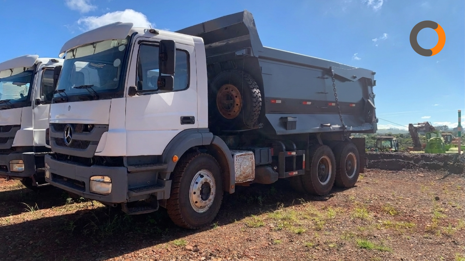 CAMINHÃO BASCULANTE - máquina pesada